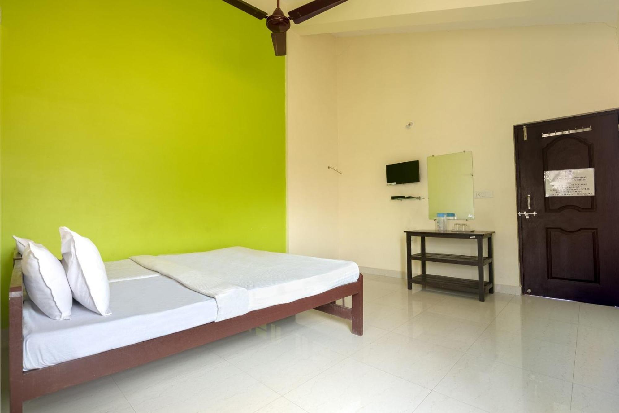 Spot On Ps Guest House Calangute Exterior foto