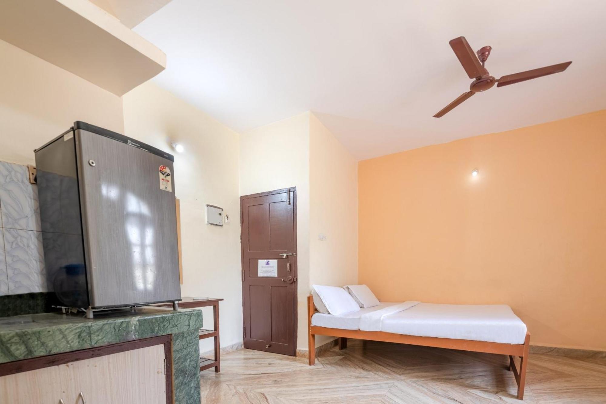 Spot On Ps Guest House Calangute Exterior foto